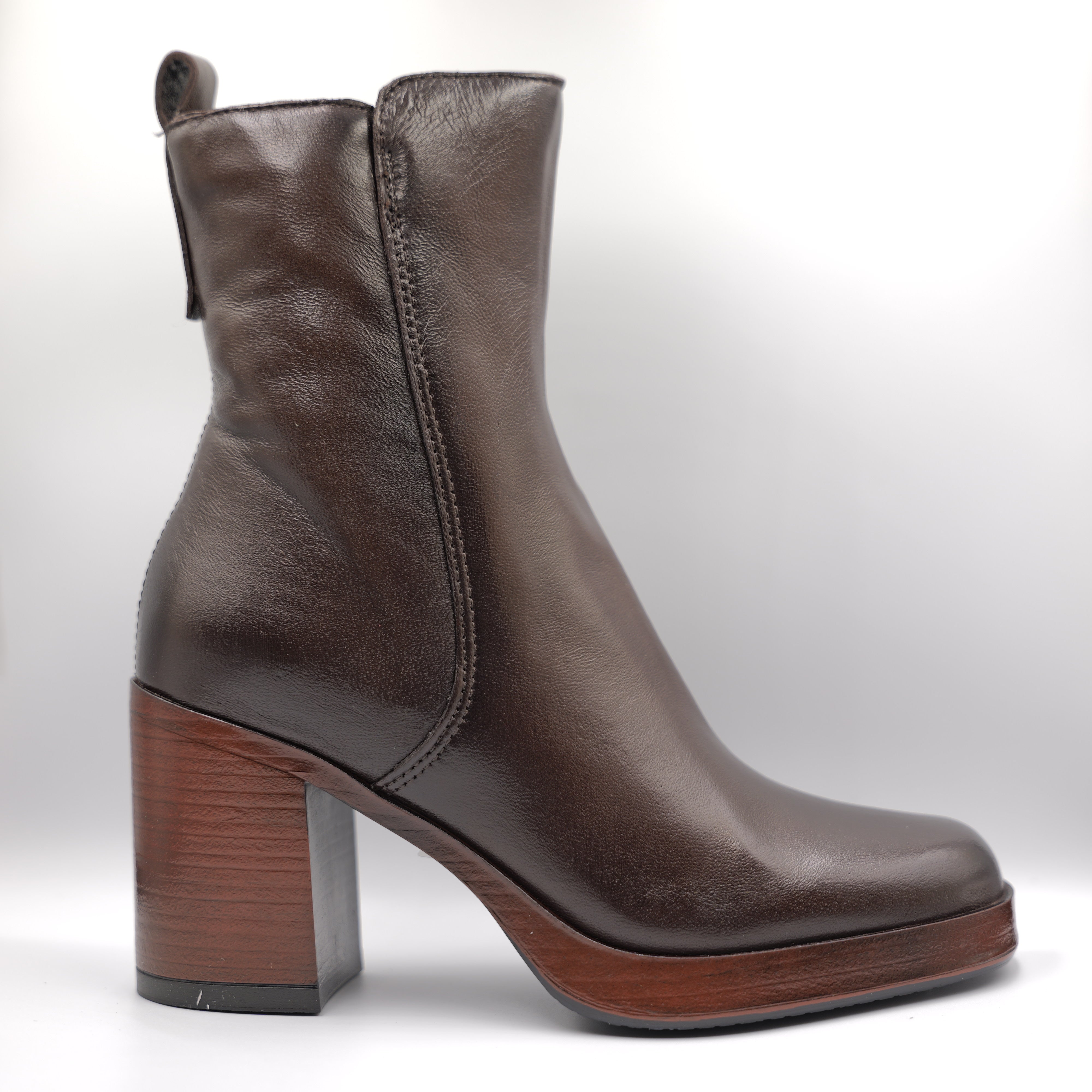 Mjus - Tronchetti in pelle con plateau e zip