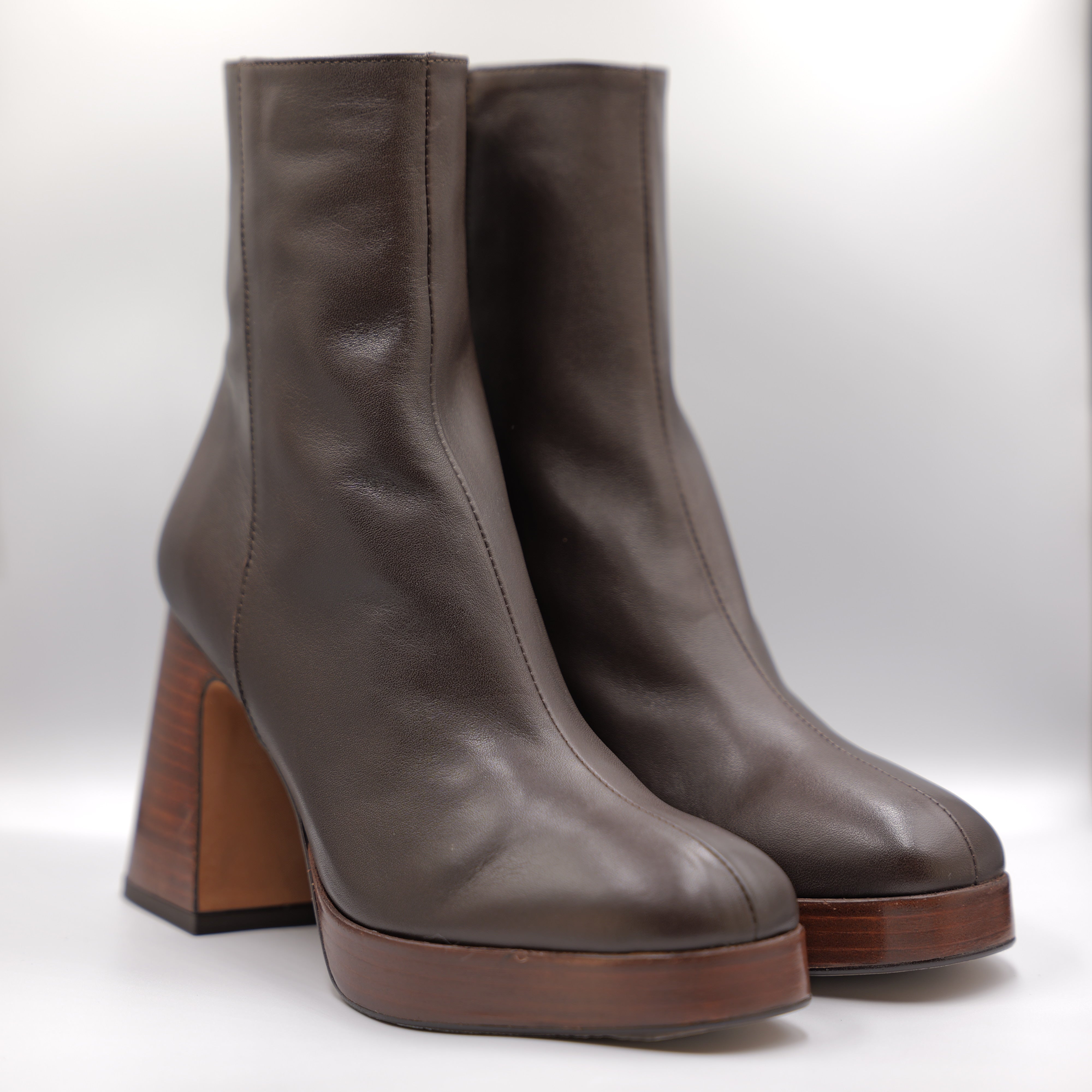 Angel Alarcon - Tronchetti in pelle con plateau e zip