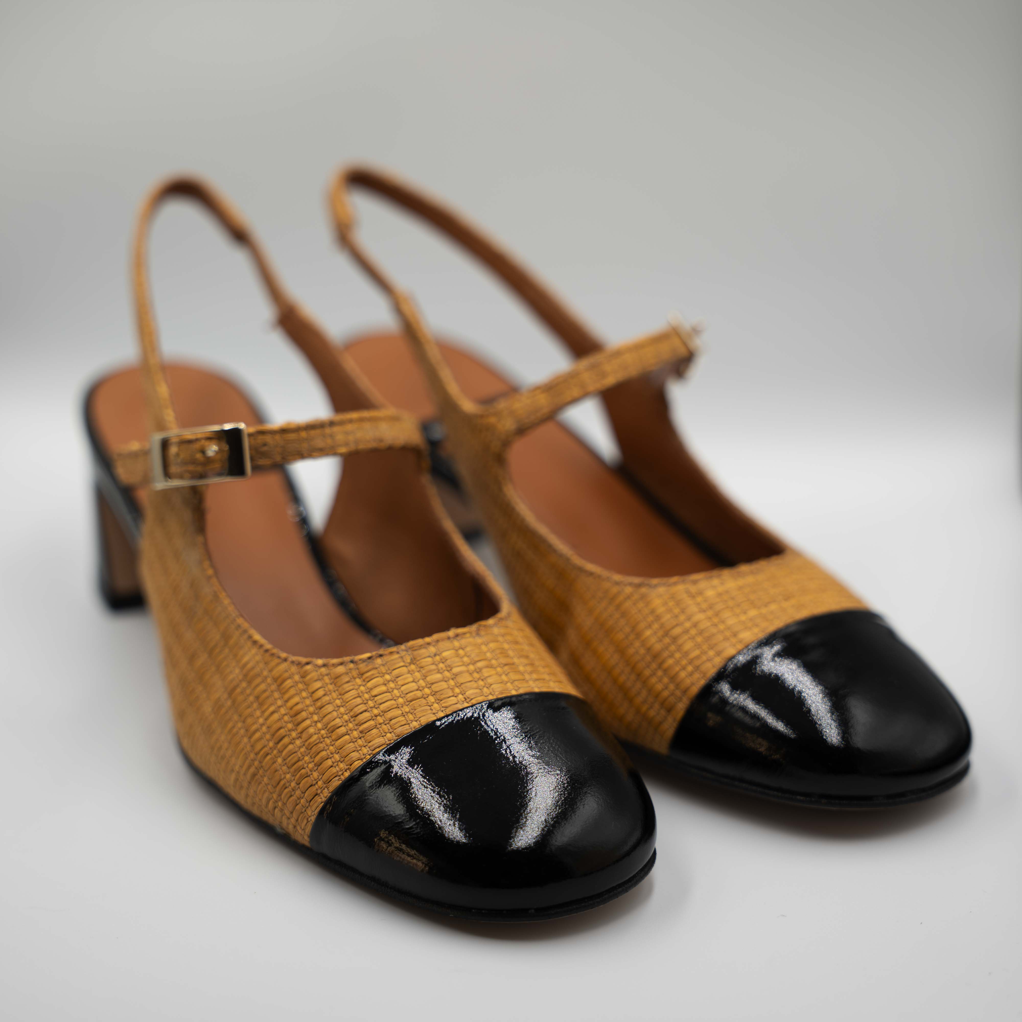 Angel Alarcon - Slingback in pelle e rafia con cinturino