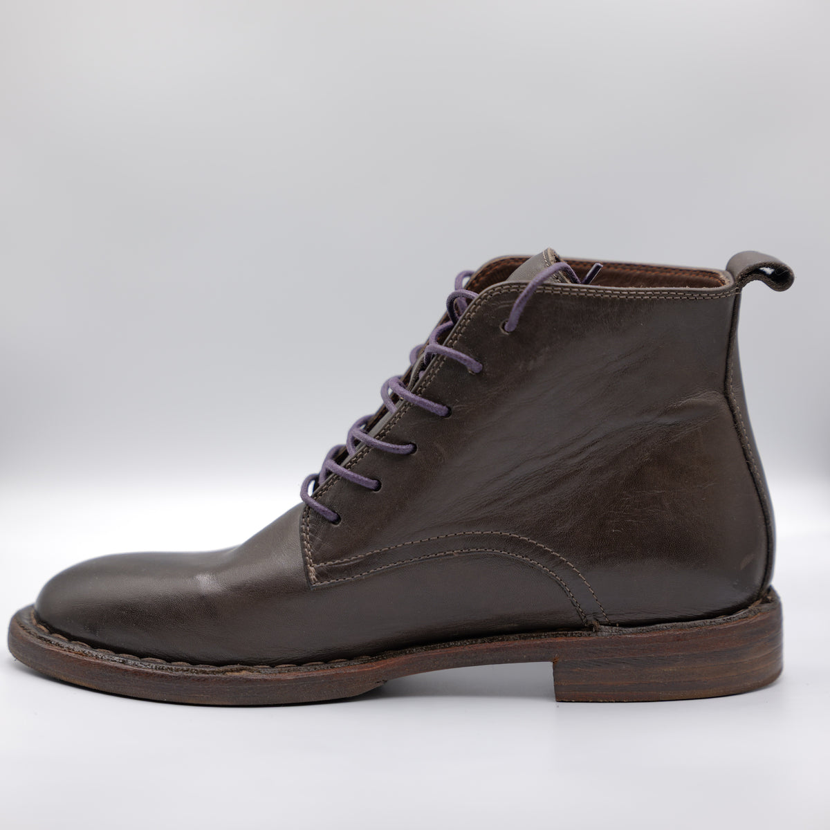 Rebecca White - Anfibio in pelle